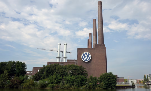 Volkswagen mení taktiku: V jednej nemeckej továrni prejde z áut na protiraketovú obranu, píše Financial Times