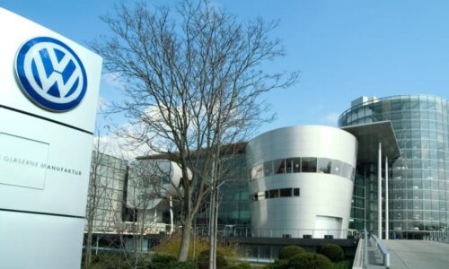 Volkswagen chce zase vyrábět zbraně. Jedna z továren se má zaměřit na protiraketovou obranu