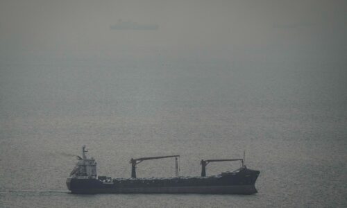 Lode, ktoré nie sú nepriateľské, môžu prechádzať Hormuzom, odkazuje Irán podľa Financial Times