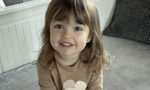 Čtyřleté Liliance hrozí pobyt v léčebně. Trpí těžkým postižením, při napětí si ubližuje