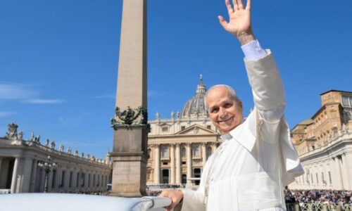 Katechéza Leva XIV.: Cirkev stojí na apoštoloch a jej hierarchia je službou