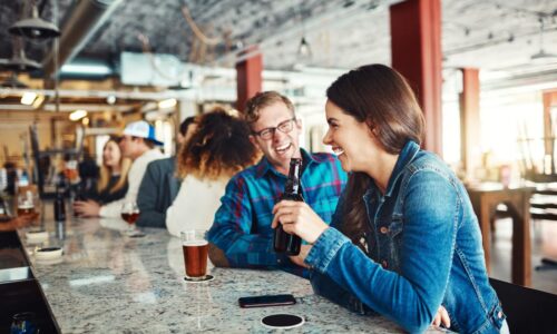 Na pivo len do určitého veku. Vo svete pribúdajú bary s bizarnými pravidlami