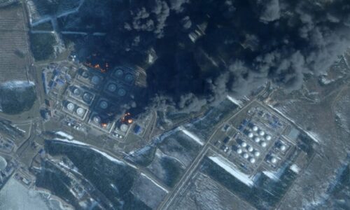 Ukrajinci drtí Moskvu: Jejich útoky připravily Rusy o skoro polovinu kapacit pro vývoz ropy