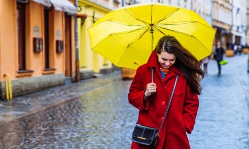 Další VÝSTRAHA: Meteorologové zpřísnili varování před silným větrem. Kde hrozí nebezpečí?