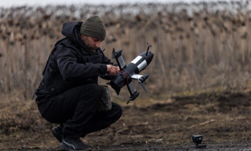 Ukrajinský útok poškodil priemyselnú zónu pri veľkej rafinérii v Rusku