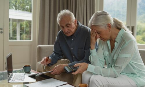 Dôchodkový systém sa rúti do mínusu. Odborníci varujú, že bez reforiem dlho nevydrží