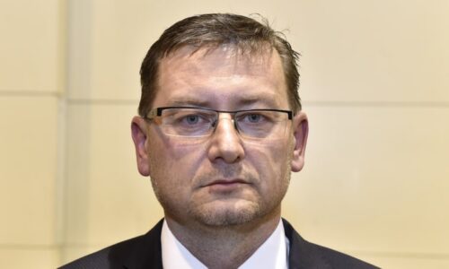 „Nezvěstný“ primátor Wolf ze sázkařské kauzy se po dvou dnech ozval: Jakákoliv obvinění odmítl