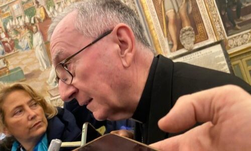 Kard. Parolin: Veľká noc je sviatkom pokoja, ukončime bláznovstvo vojny