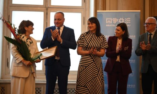 Bratislavský kraj ocenil výnimočných učiteľov. Juraj Droba po prvý raz udelil aj ocenenie Riaditeľ roka