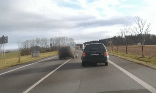 Počet nehod kvůli agresivitě stoupá. Expert radí, jak se správně chovat při setkání s „pirátem“