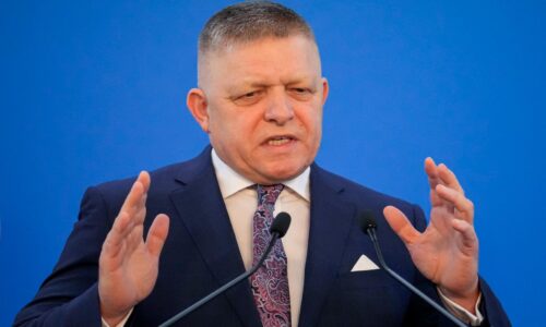 Fico tvrdí, že Slovensko má záujem o nákup aj prepravu rumunského plynu