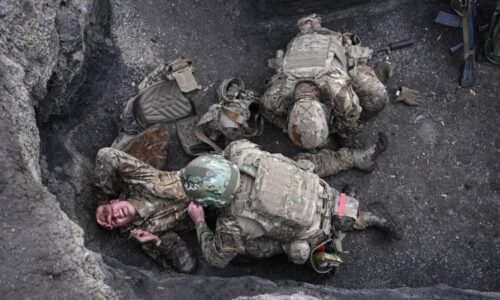 Momenty války: Drsná přestřelka, dvojnásobná sebevražda i kapitulace okupanta