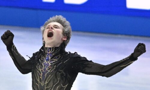 Dokázal to potřetí. Americký krasobruslař Ilia Malinin se stal v Praze mistrem světa