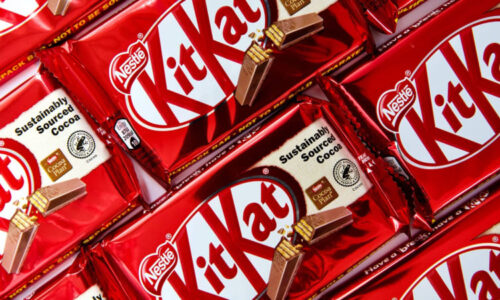 Velká čokoládová loupež: Zmizel kamion s 12 tunami tyčinek KitKat, namířeno měl přes Česko