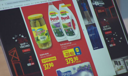 Hledání slev? Češi mají stále nejradši papírové letáky. Oslovují i překvapivé publikum