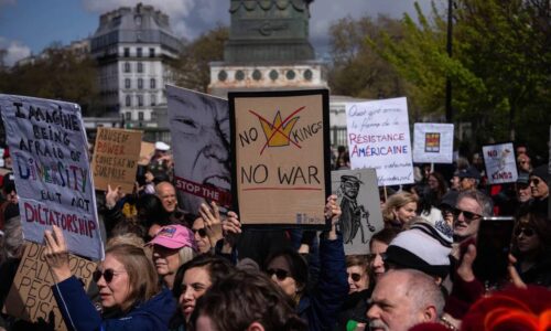 „No kings!“ — milióny ľudí vyšli v USA do ulíc proti Trumpovi kvôli vojne v Iráne