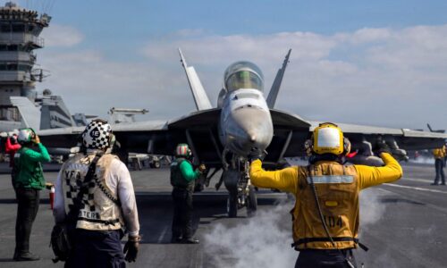 Nálety špeciálnych jednotiek a konvenčných peších vojsk. Pentagón sa pripravuje na pozemné operácie v Iráne