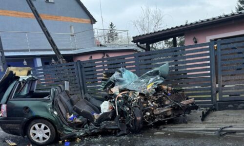 Tragédie u polských hranic: Střet s kamionem nepřežili tři lidé. Hlavní tah na Vratislav stojí