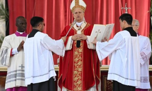 Pápež vyzval k modlitbe za kresťanov Blízkeho východu a obete vojny i migrantov na mori