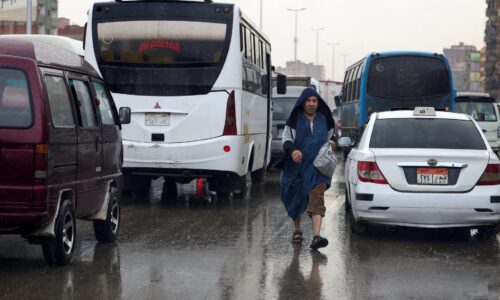 V Egypte v reakcii na zdraženie energií obmedzili prevádzku obchodov a kaviarní