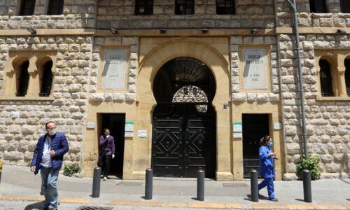 Americká univerzita v Bejrúte dočasne prechádza na online výučbu, reaguje na hrozby z Iránu