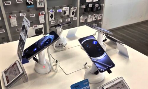 Válka v Íránu může ochromit výrobu čipů. Hrozí zdražení veškeré elektroniky