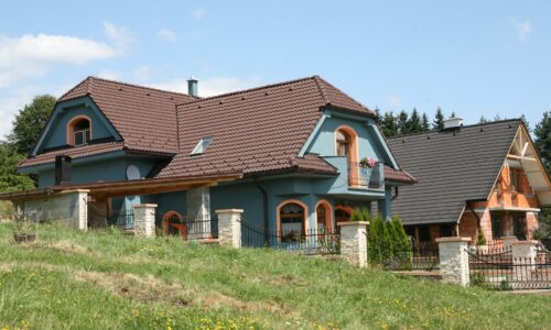 Štát rozdáva tisíce na rekonštrukciu domov. Ako získať dotáciu, kedy o ňu zažiadať a čo nesmiete pokaziť?