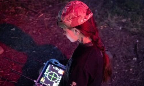 Proč to ženy tak umějí s drony? Ukrajinské „Harpyje“ či pilotka Meow zahanbují muže každý den