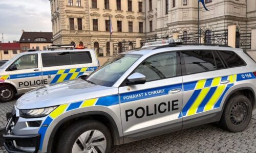 Policejní manévry v Plzni: V budově soudu je hlášena bomba, probíhá evakuace