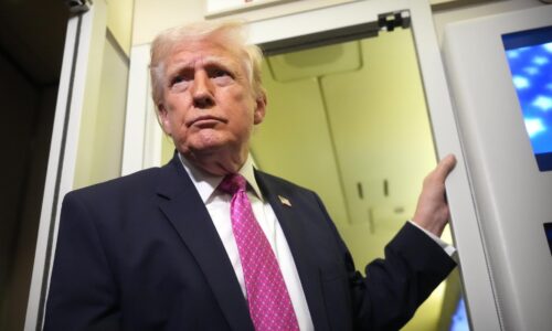 Trump zvažuje pozemnú operáciu v Iráne na zaistenie obohateného uránu, píše Wall Street Journal