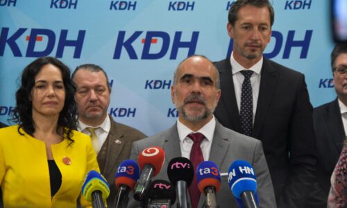 Nová spaľovňa Slovnaftu v Bratislave by priniesla 24 kamiónov odpadu denne, tvrdí KDH. Upozorňuje na riziká