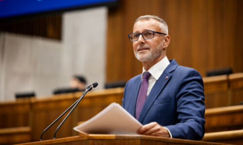 Raši informoval o predložení návrhu na predĺženie funkčného obdobia predstaviteľov samospráv, hovorí o zásadnej zmene – VIDEO
