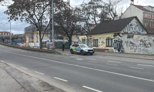 Protidrogový zásah v Praze: Policisté na místě našli trhavinu semtex