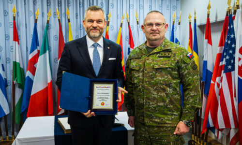 Pellegrini navštívil Centrum výnimočnosti NATO pre oblasť likvidácie výbušných systémov v Trenčíne – VIDEO, FOTO