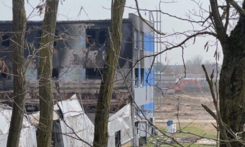 Žhářský útok v Pardubicích: Policisté skrývali podezřelého. Šándor mluví o důležité osobě