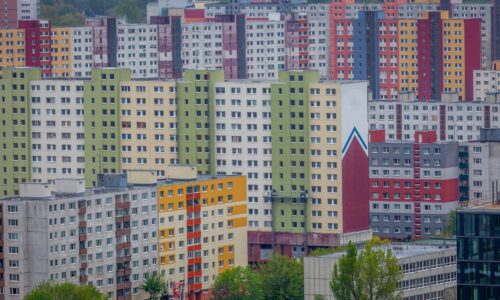 Zoseká vojna na Blízkom východe ceny bytov a domov na Slovensku? V hre sú teraz tri hlavné scenáre