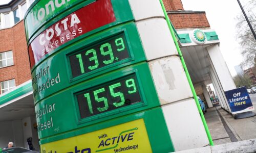 Európska komisia žiada štáty, aby zvážili obmedzenie spotreby ropy a plynu pre krízu v iráne