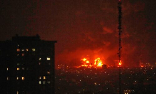 ANALÝZA: V Íránu hrozí pozemní válka. Ajatolláhové se těší, až americké vojáky „zasype palba“