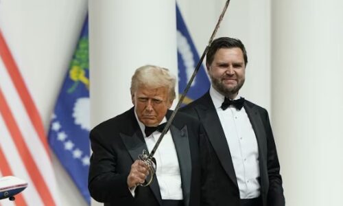 Ruský analytik: Neudivuje Vás, že v priebehu pár rokov Američania 3-krát zverili prezidentský úrad psychicky nestabilným ľuďom?