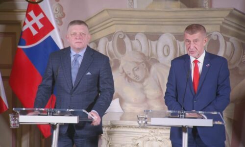 Pozadí setkání české a slovenské vlády: Uvítání chlebem a solí i oběd od studentů