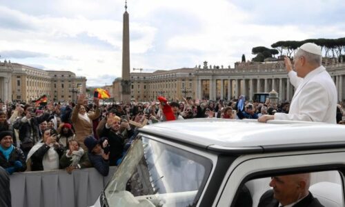 Katechéza Leva XIV.: Laici sú živými kameňmi Cirkvi a svedkami evanjelia vo svete