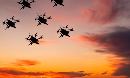 Překvapivý útok za denního světla: Rusko vypustilo stovky dronů, Ukrajina hlásí oběti