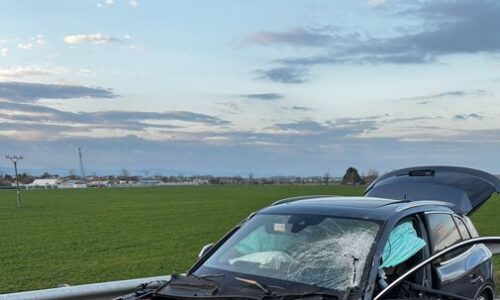 VIDEO: Nehoda pri Moste pri Bratislave paralyzovala dopravu, zasahoval vrtuľník