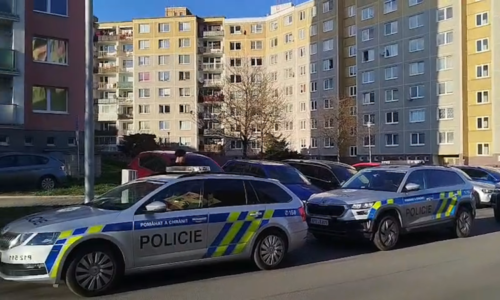 Dvě mrtvá těla objevili policisté v bytě v Plzni. Oba měli spáchat sebevraždu