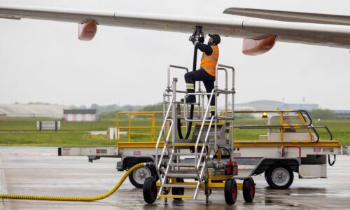 Bloomberg: Európske letecké spoločnosti očakávajú problémy s palivom