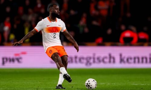 Fanúšik v premier league neudržal nervy a po rasistickom útoku na hráča skončil v rukách polície