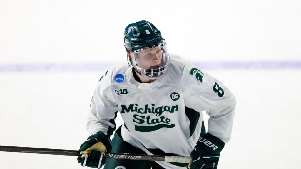 Obrovský posun v kariére. zmluvu v nhl podpísal ďalší slovák