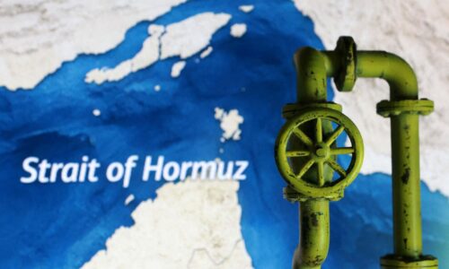 Čína bude musieť rokovať o otvorení Hormuzského prielivu, hovorí francúzsky admirál