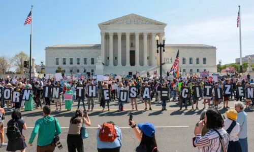 Trump prišiel na Najvyšší súd, kde sa pojednáva o obmedzení práva na americké občianstvo