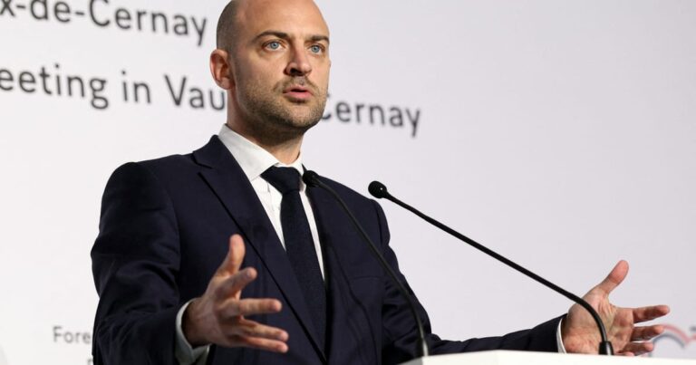 France advising Bahrain on UN resolution to open Strait of Hormuz &ndash; POLITICO